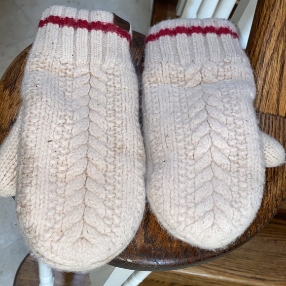Roots  ivory red trim winter warm mittens - Picture 5 of 9